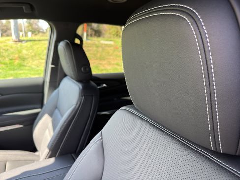 New 2026 Chevrolet Traverse LT image 13