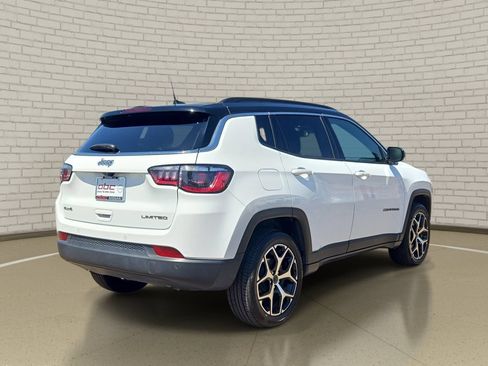 Used 2025 Jeep Compass Limited AWD/4WD image 5
