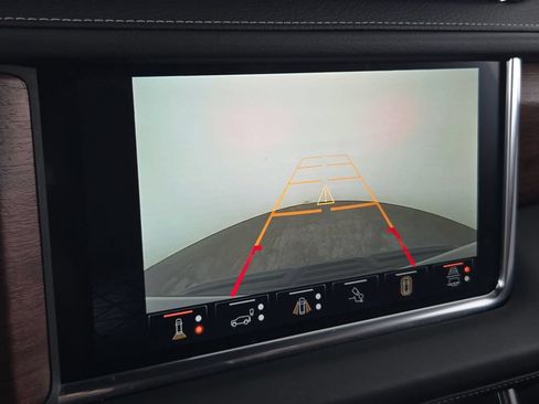 Used 2023 GMC Yukon Denali Ultimate AWD/4WD image 7