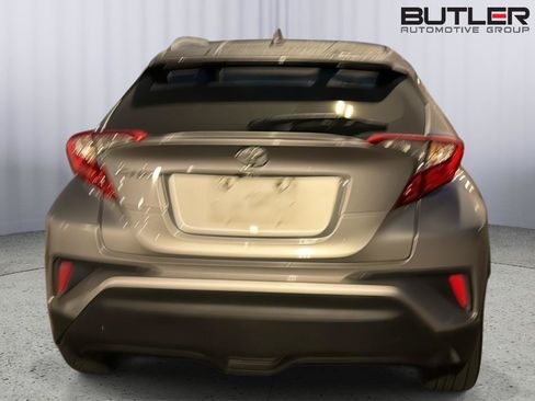 Used 2019 Toyota C-HR XLE FWD image 9