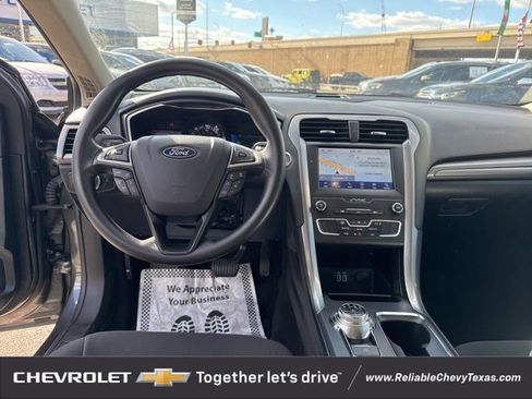 Used 2020 Ford Fusion SE image 15