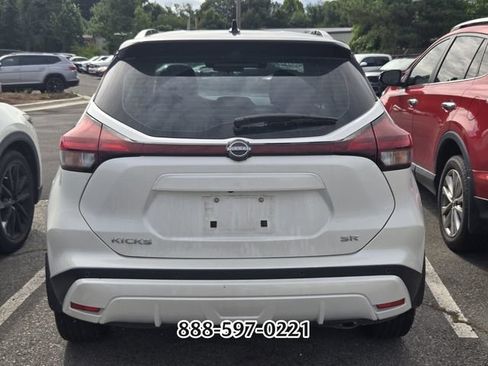 Used 2023 Nissan Kicks SR w/ SR Premium Package FWD image 5