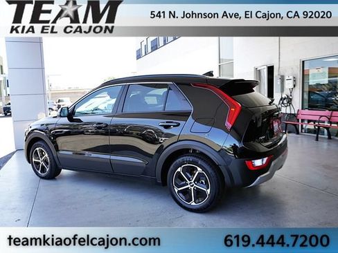 Certified 2024 Kia Niro EX FWD image 7