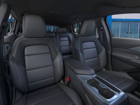 New 2026 Chevrolet Equinox EV LT image 16