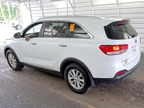Used 2017 Kia Sorento FWD w/ LX Convenience Package image 6