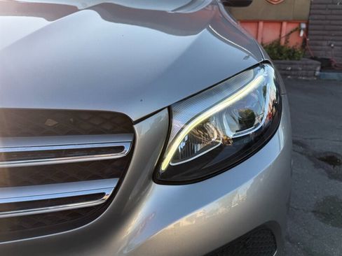 Used 2019 Mercedes-Benz GLC 300 w/ Premium Package image 5