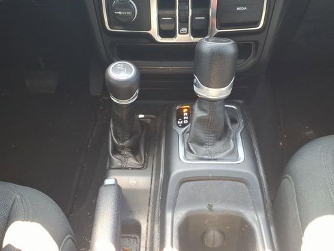 Used 2021 Jeep Wrangler Unlimited Sport image 19