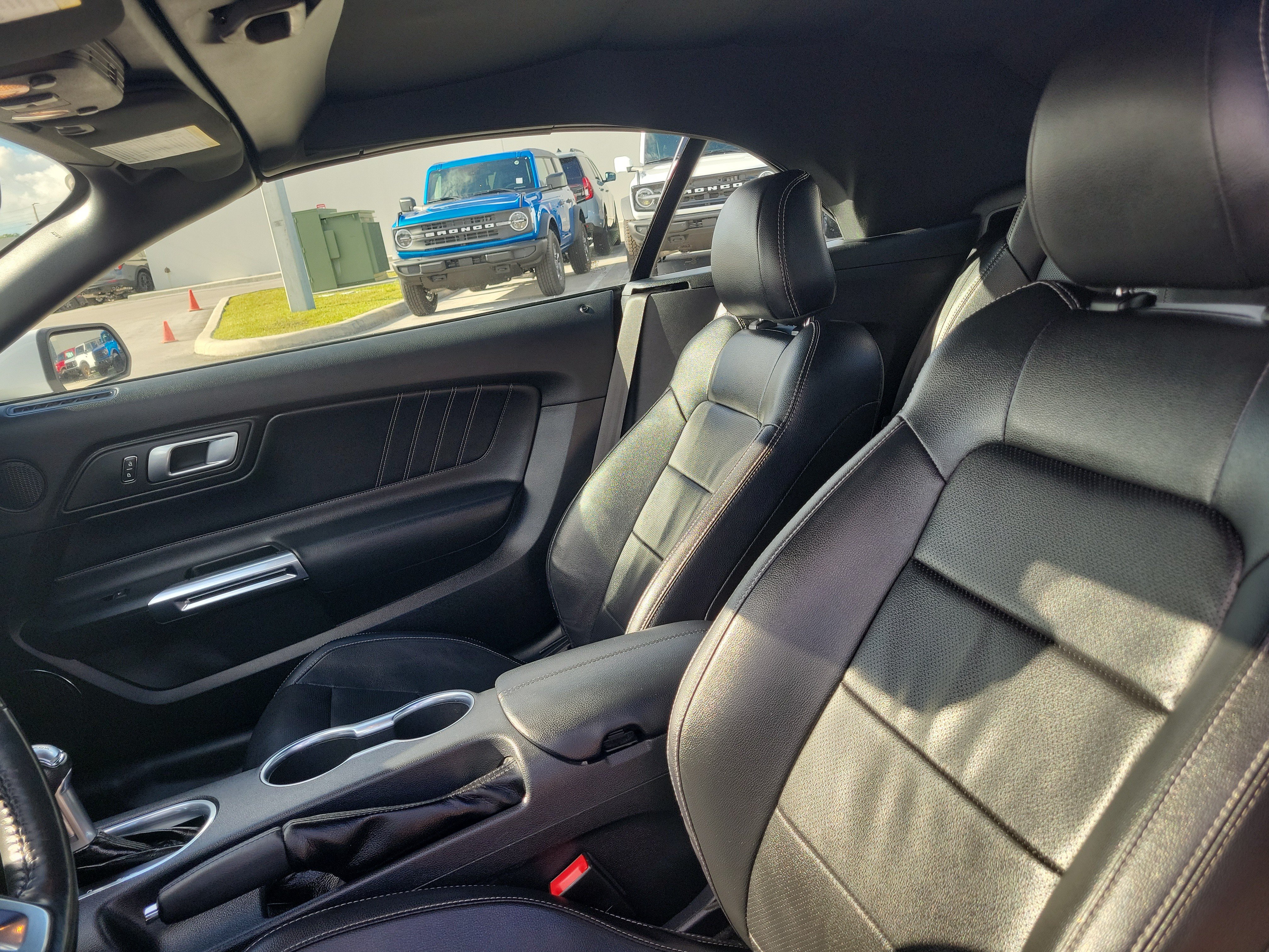 Used 2022 Ford Mustang Premium RWD image 12