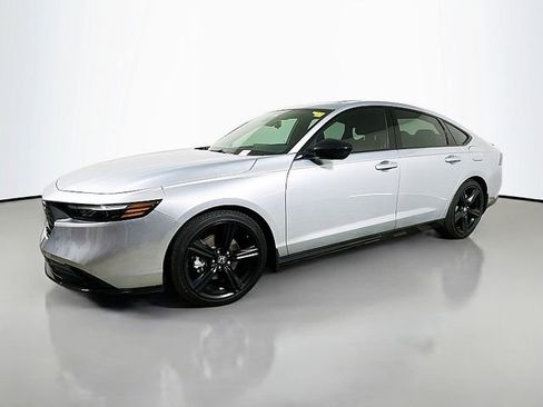 Used 2025 Honda Accord Sport image 3