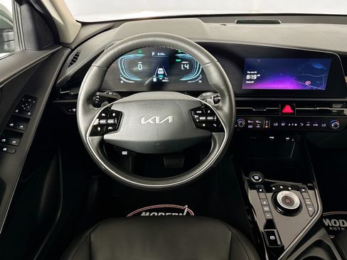 Used 2023 Kia Niro EX w/ EX Cold Weather Package FWD image 19
