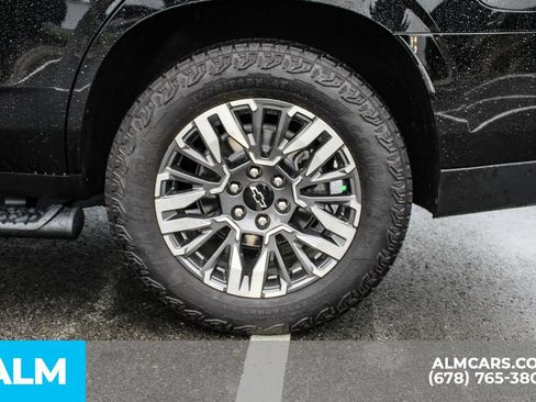 Used 2025 Chevrolet Tahoe Z71 w/ Z71 Off-Road Package AWD/4WD image 15