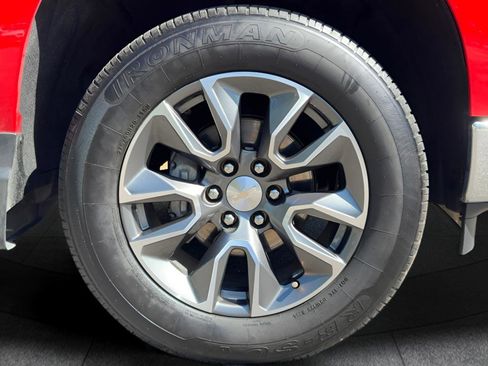 Used 2022 Chevrolet Silverado 1500 LT AWD/4WD image 47