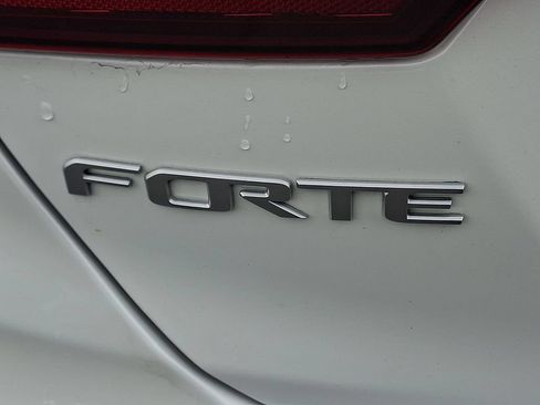 Used 2024 Kia Forte GT-Line w/ GT-Line Premium Package FWD image 31