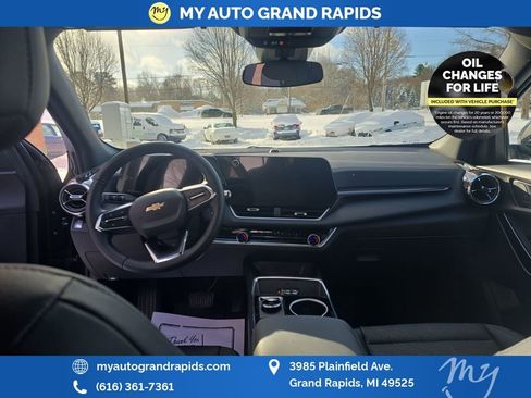 Used 2026 Chevrolet Equinox LT w/ Convenience Package II image 12