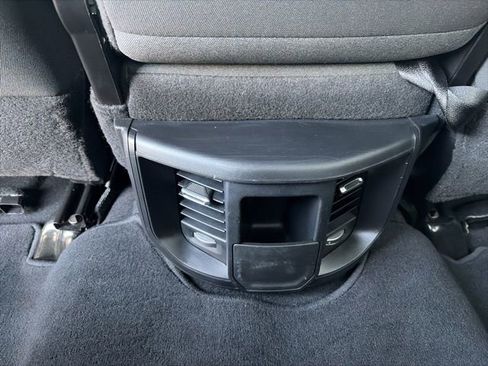 Used 2024 RAM 2500 Big Horn w/ Sport Appearance Package image 17