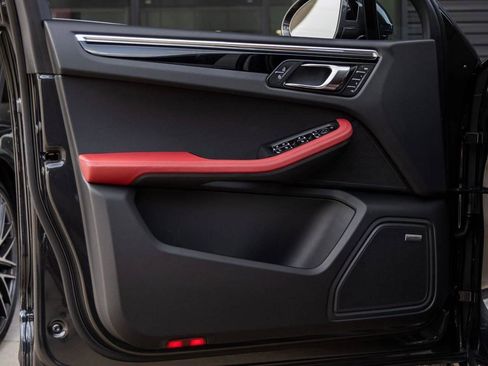 New 2026 Porsche Macan image 69