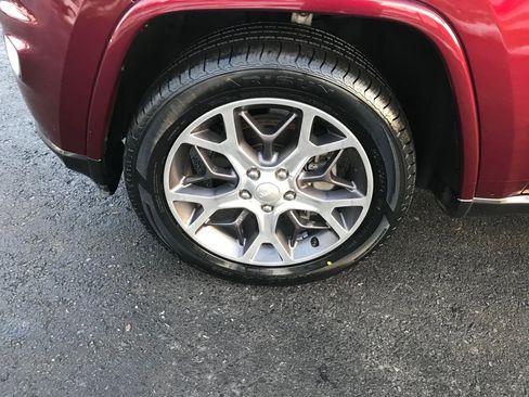 Used 2018 Jeep Grand Cherokee Limited image 43