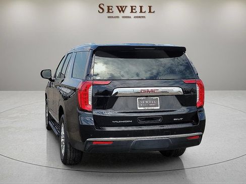 Used 2021 GMC Yukon SLT w/ Rear Media and Nav Package AWD/4WD image 3