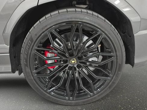 Used 2025 Lamborghini Urus SE AWD/4WD image 28