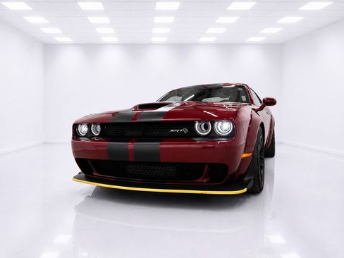 Used 2018 Dodge Challenger SRT Hellcat RWD image 9
