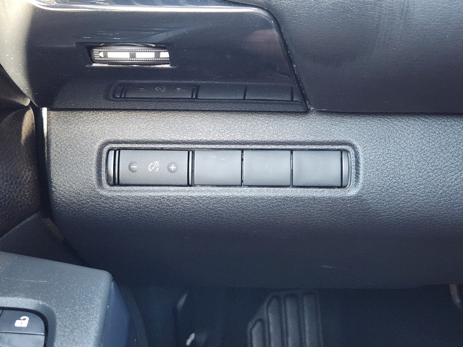 Used 2024 Nissan Pathfinder S FWD image 28