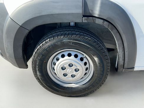 Used 2025 RAM ProMaster 2500 w/ Convenience Group FWD image 13
