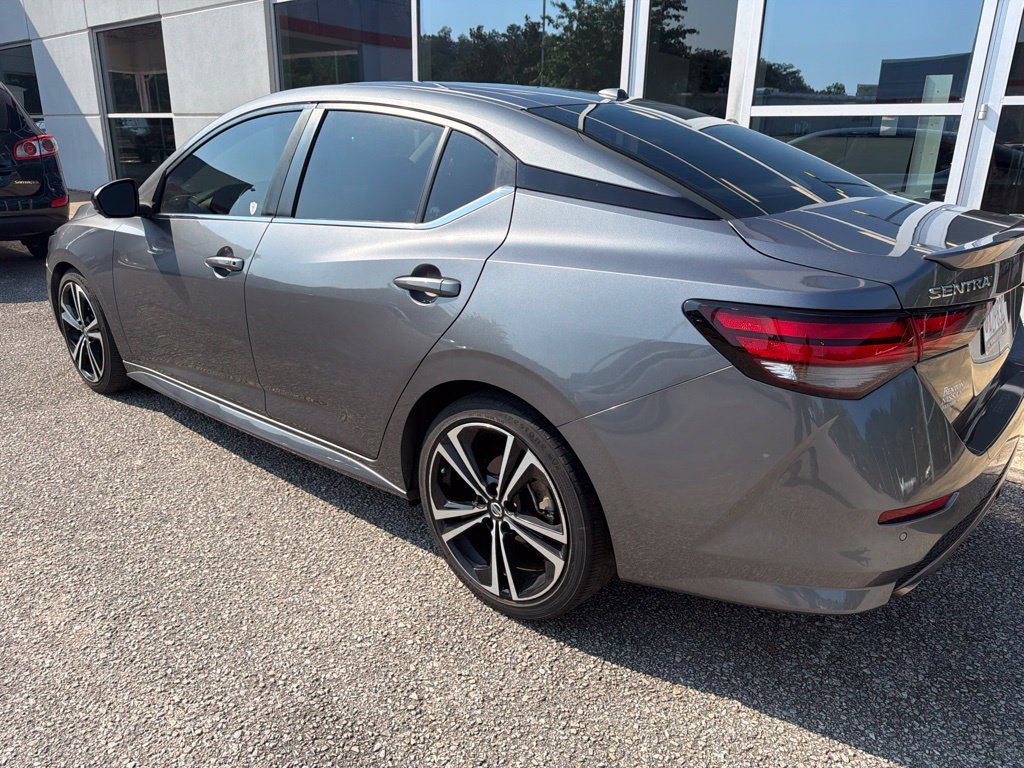 Used 2022 Nissan Sentra SR w/ SR Premium Package FWD image 2