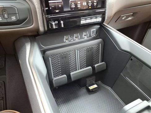 New 2026 RAM 3500 Longhorn image 21