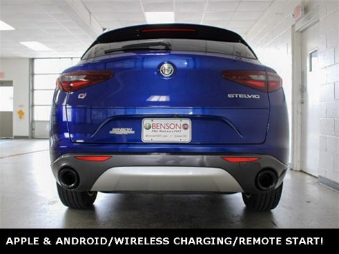 Used 2022 Alfa Romeo Stelvio Ti image 5