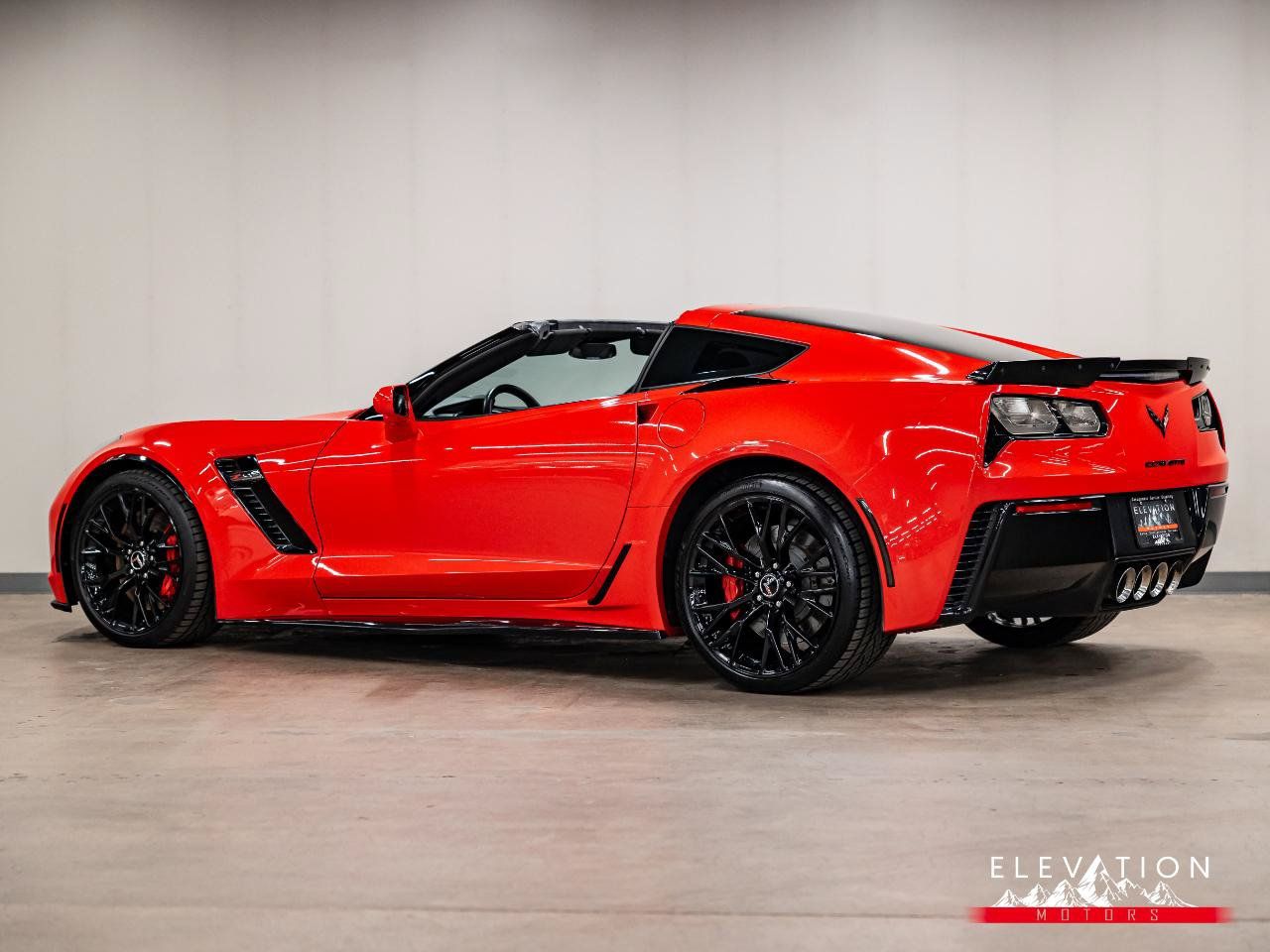 Used 2015 Chevrolet Corvette Z06 w/ 3LZ Preferred Equipment Group RWD image 30