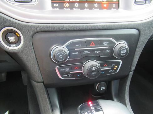 Used 2023 Dodge Charger R/T w/ Harman/Kardon Audio Group RWD image 28