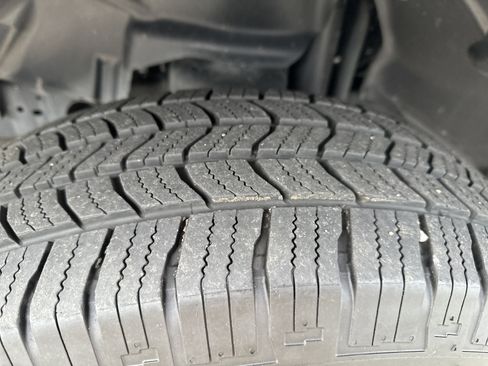 Used 2023 Jeep Gladiator Overland image 13