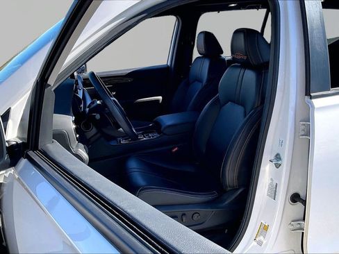 Certified 2025 Honda Pilot TrailSport image 15