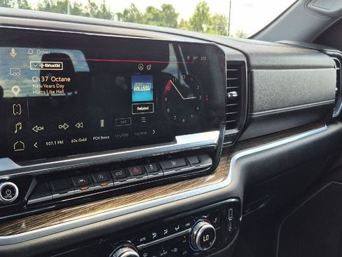 Used 2022 GMC Sierra 1500 SLE AWD/4WD image 10