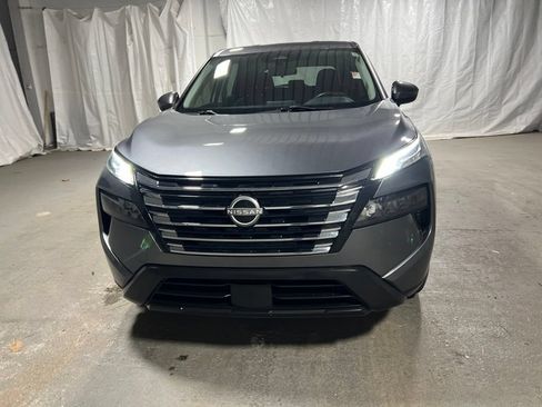Used 2024 Nissan Rogue SV AWD/4WD image 2