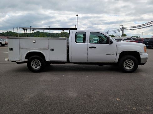 Used 2010 GMC Sierra 2500 W/T RWD image 11