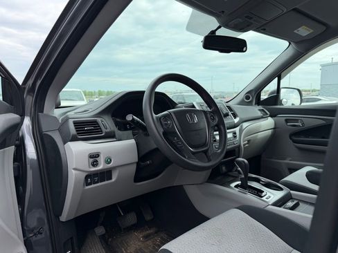 Used 2017 Honda Ridgeline RTS image 11