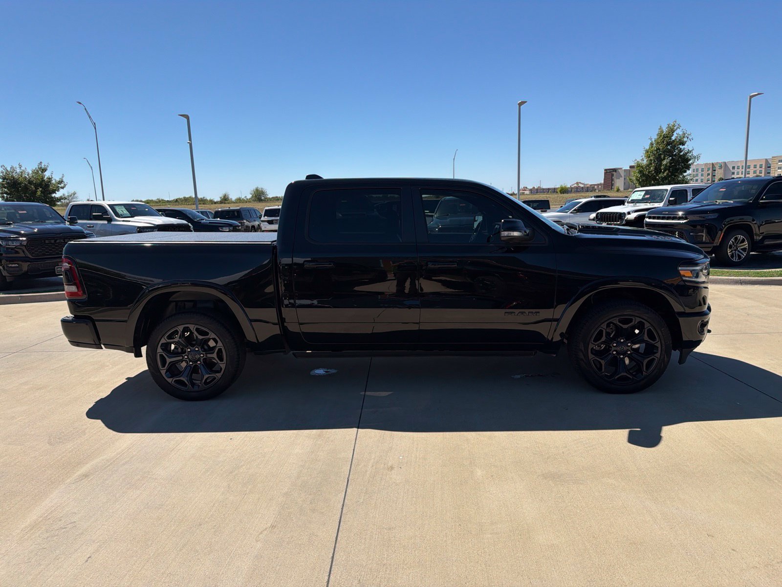 Used 2022 RAM 1500 Limited AWD/4WD image 6