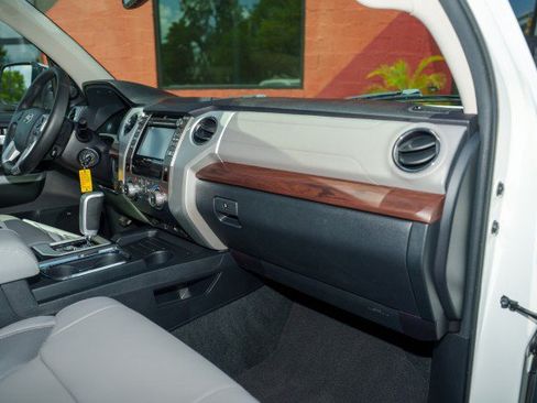 Used 2018 Toyota Tundra Limited w/ Limited Premium Package AWD/4WD image 25