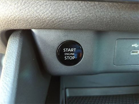 Certified 2025 Nissan Rogue S image 39