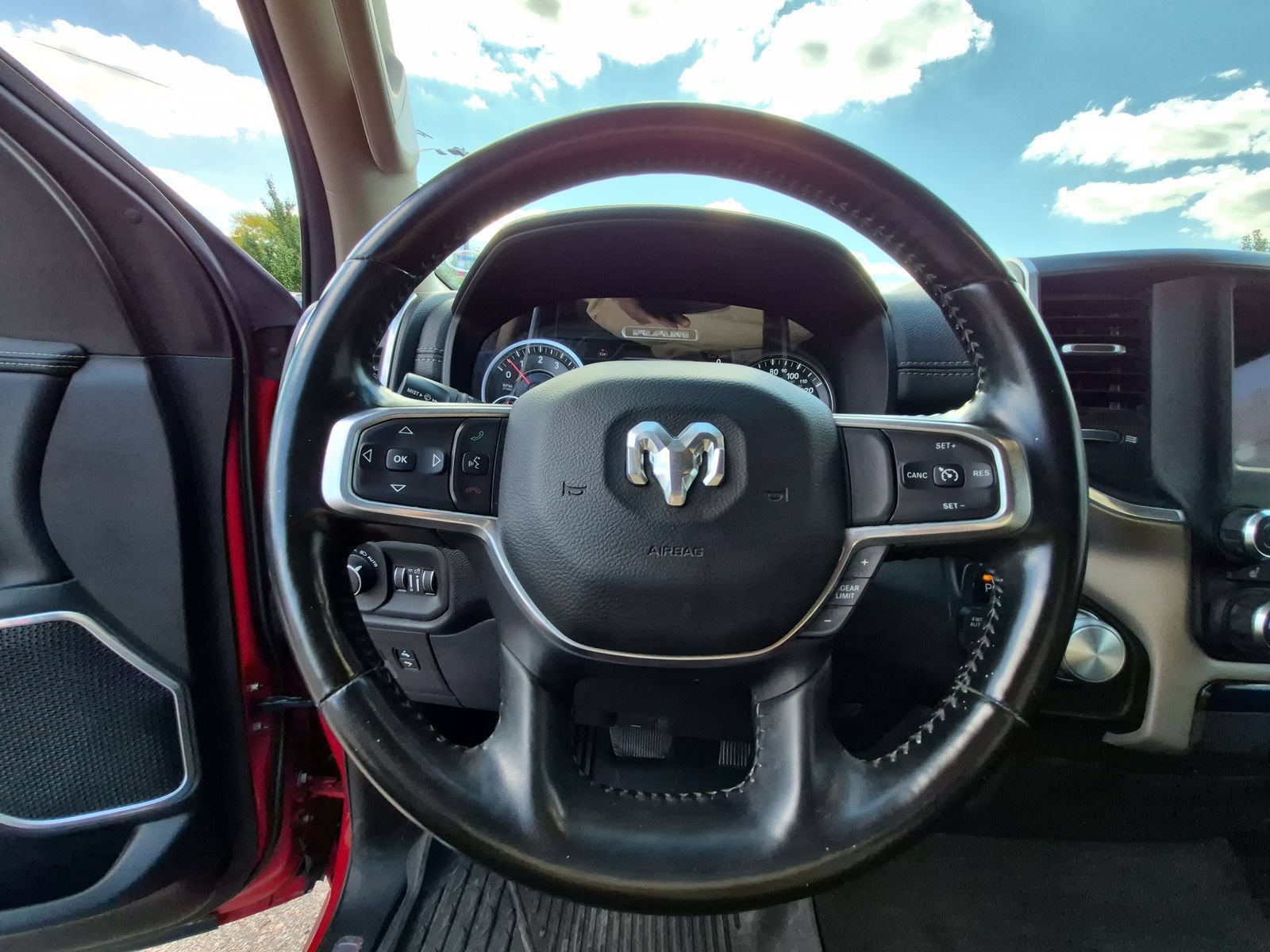Used 2021 RAM 1500 Laramie AWD/4WD image 23