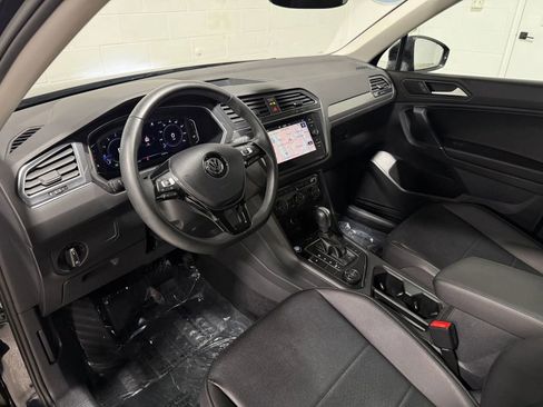 Used 2020 Volkswagen Tiguan S image 14