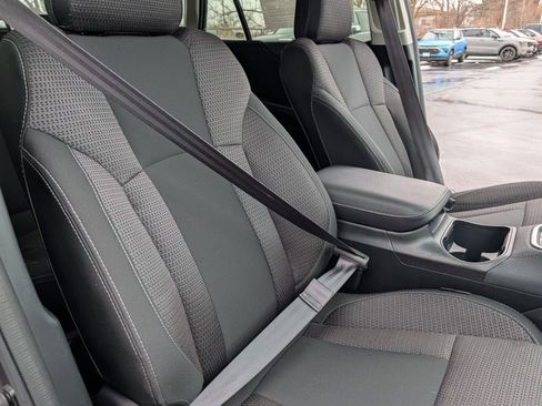 Used 2022 Subaru Outback Premium image 19