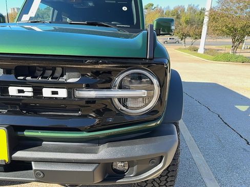 New 2025 Ford Bronco Outer Banks w/ Sasquatch Package image 3