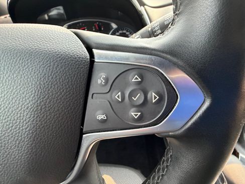 Used 2023 Chevrolet Traverse LT AWD/4WD image 16