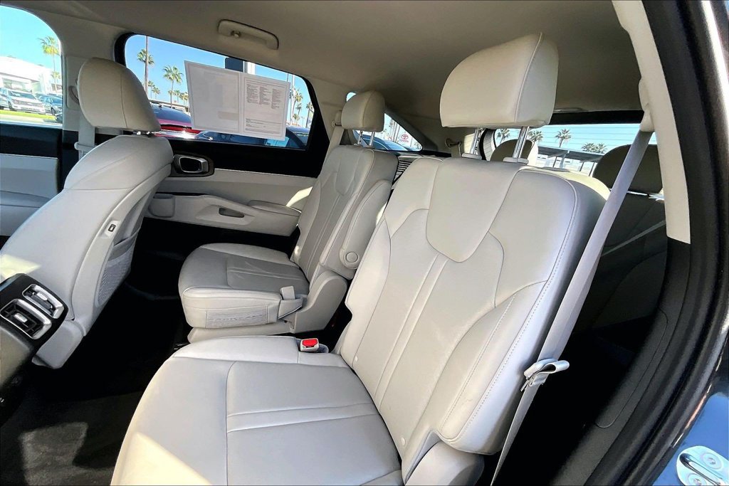 Used 2023 Kia Sorento EX FWD image 17
