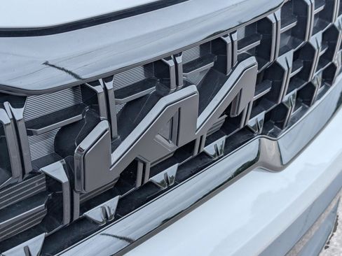 Used 2025 Kia Telluride EX X-Line AWD/4WD image 5
