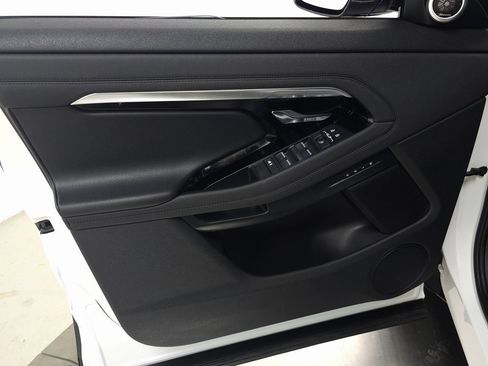 Used 2023 Land Rover Range Rover Evoque SE image 15