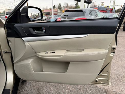 Used 2010 Subaru Outback 2.5i Premium image 18