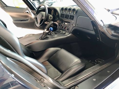 Used 2001 Dodge Viper GTS RWD image 25